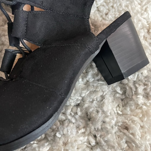 Faux suede lace up block heels - Picture 4 of 6